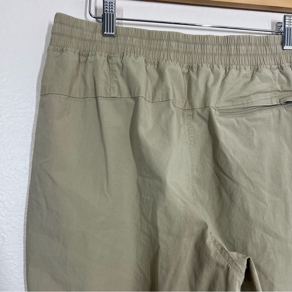 Lululemon Tofino Sand Bowline Short 8" - Picture 8 of 12